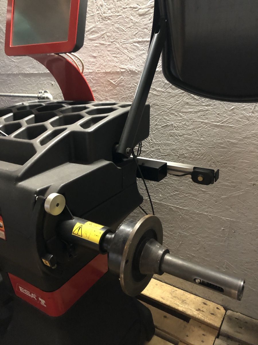 Alle Maschinen: Auswuchtmaschine Cemb ER 89 – Gebraucht aus Heimenschwand von V8power2 2