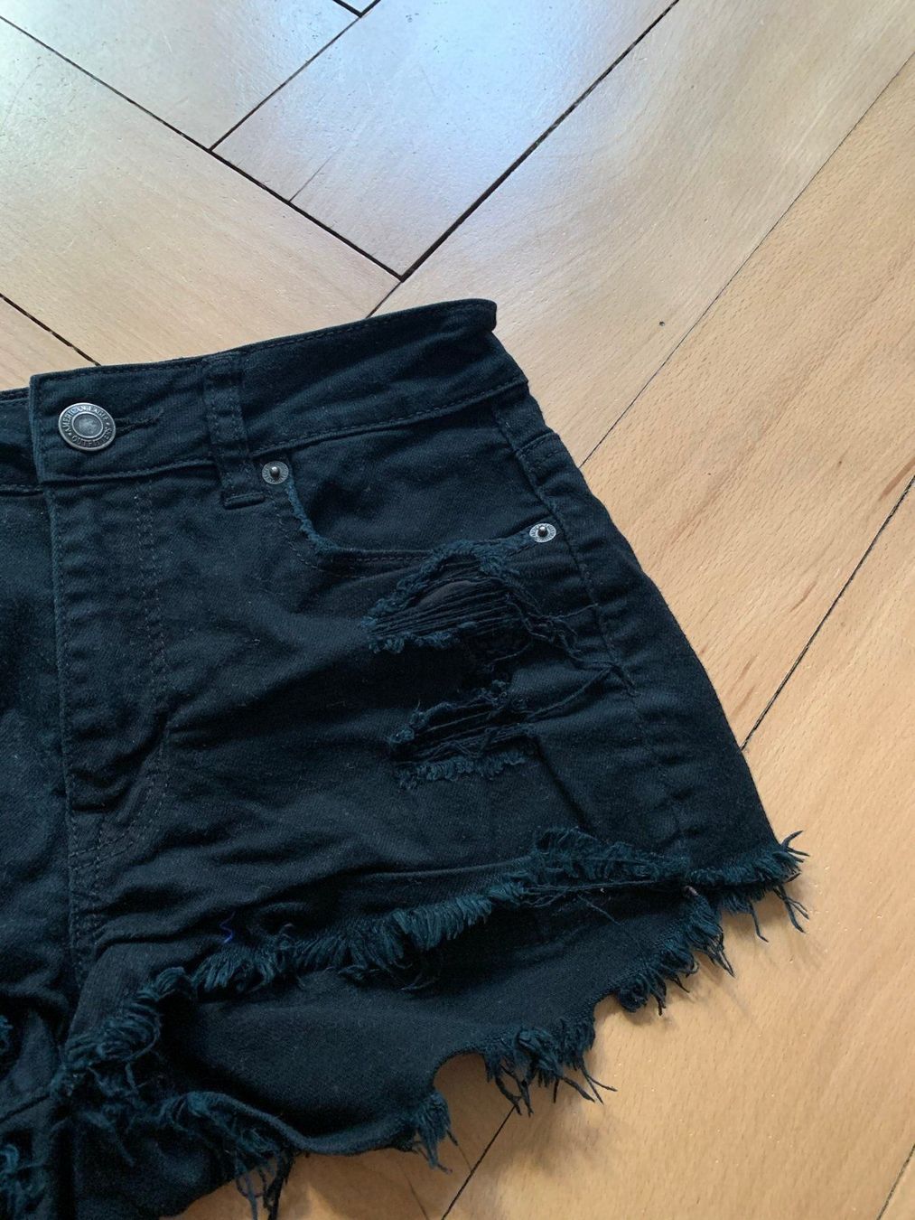 American Eagle Jeans: AMERICAN EAGLE - Jeansshorts schwarz XS – Usato da Zürich venduto da Diazaio 1