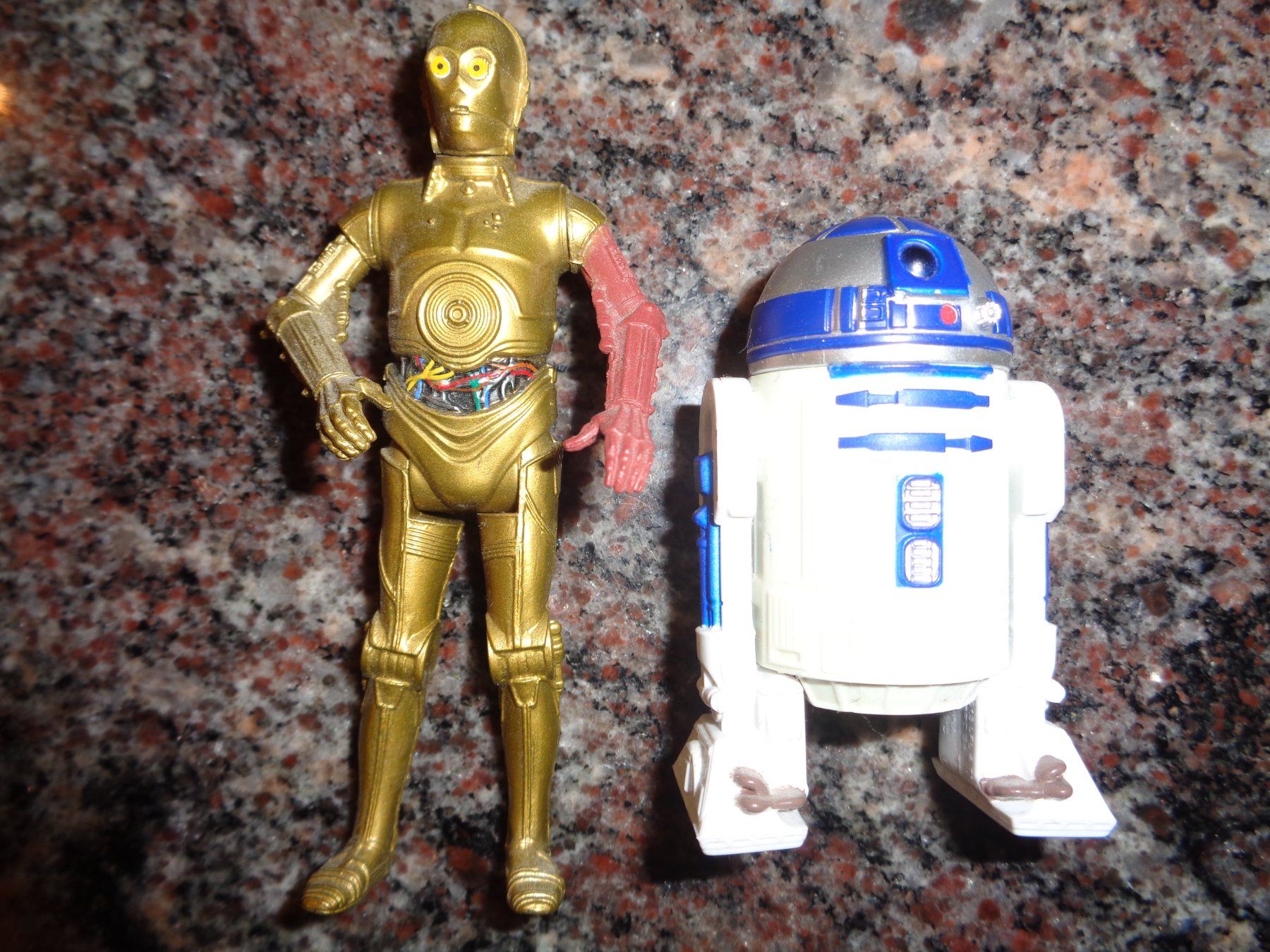 Hasbro Giocattoli: Star Wars Hasbro R2D2,C3PO – Usato da sargans venduto da Angamar