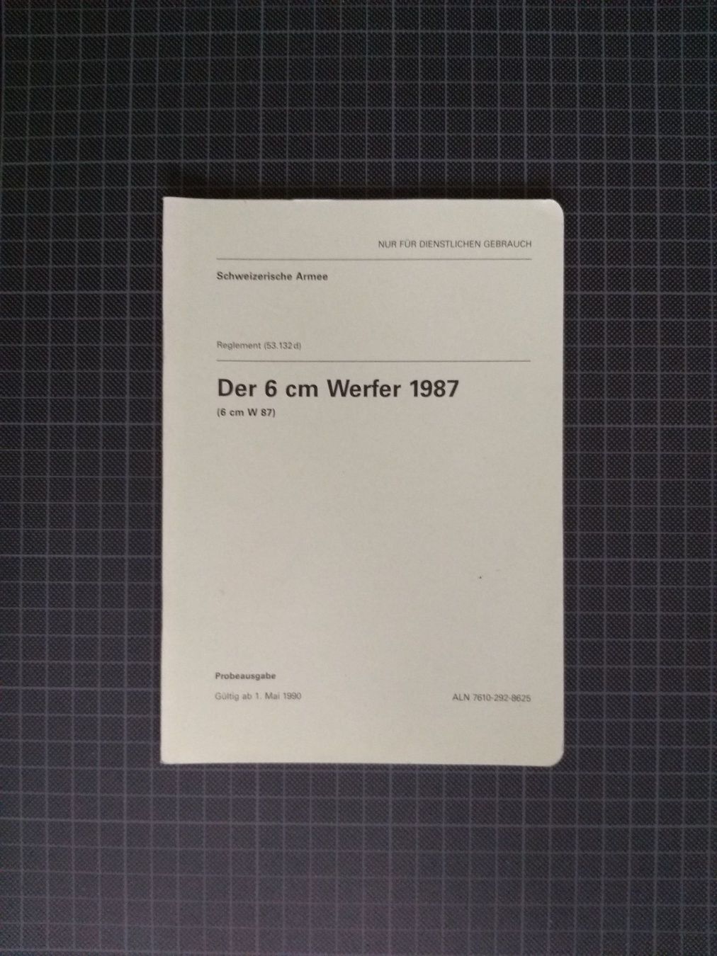 Dipinti: Der 6 cm Werfer 1987 (6 cm W 87) – Usato da Bauma venduto da SwissMilitaria