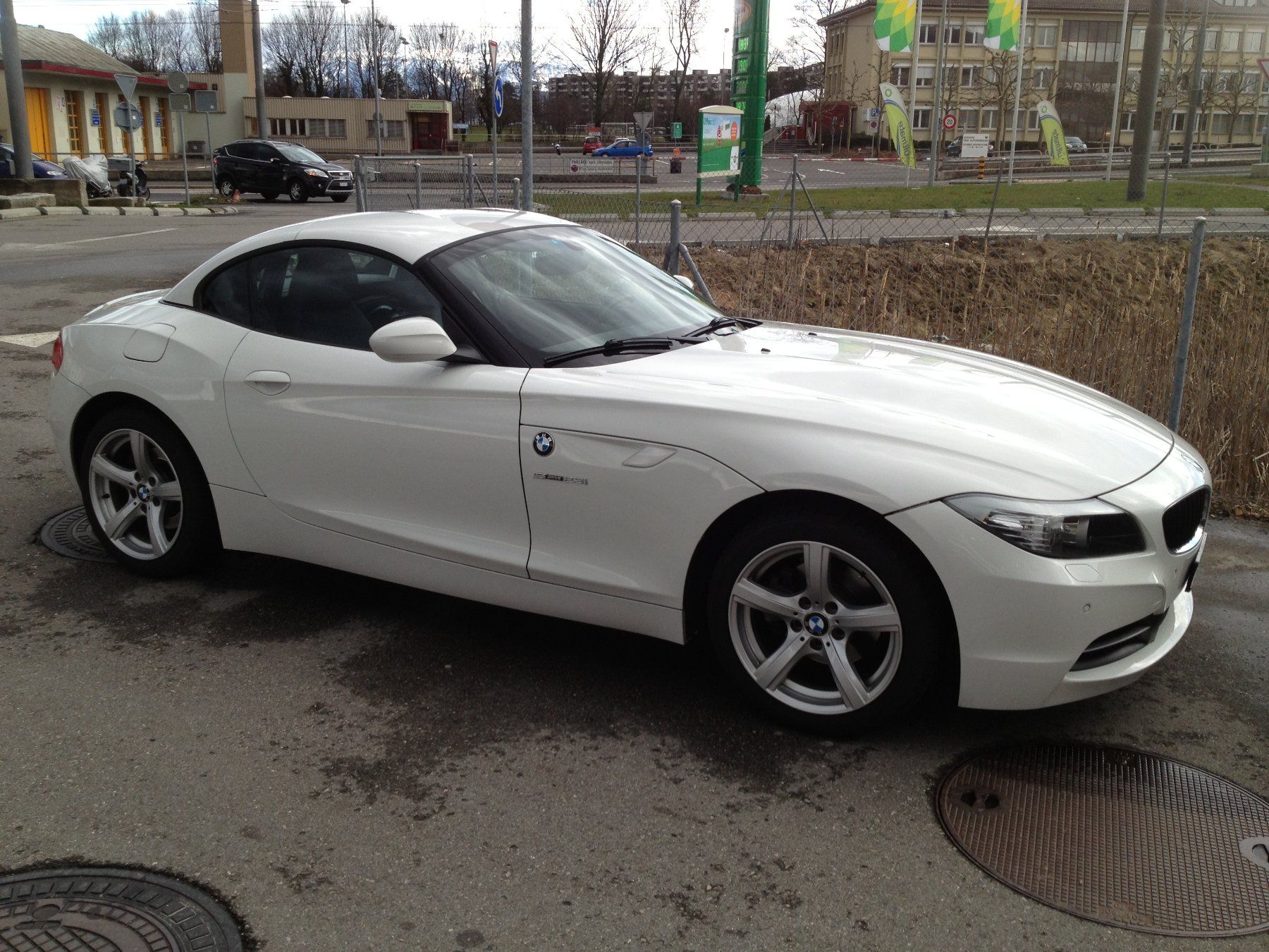 BMW Autos: BMW Z4 E89 23i Cabriolet avec climatisation 2011 – D'occasion à Hauterive NE par eriamch 2