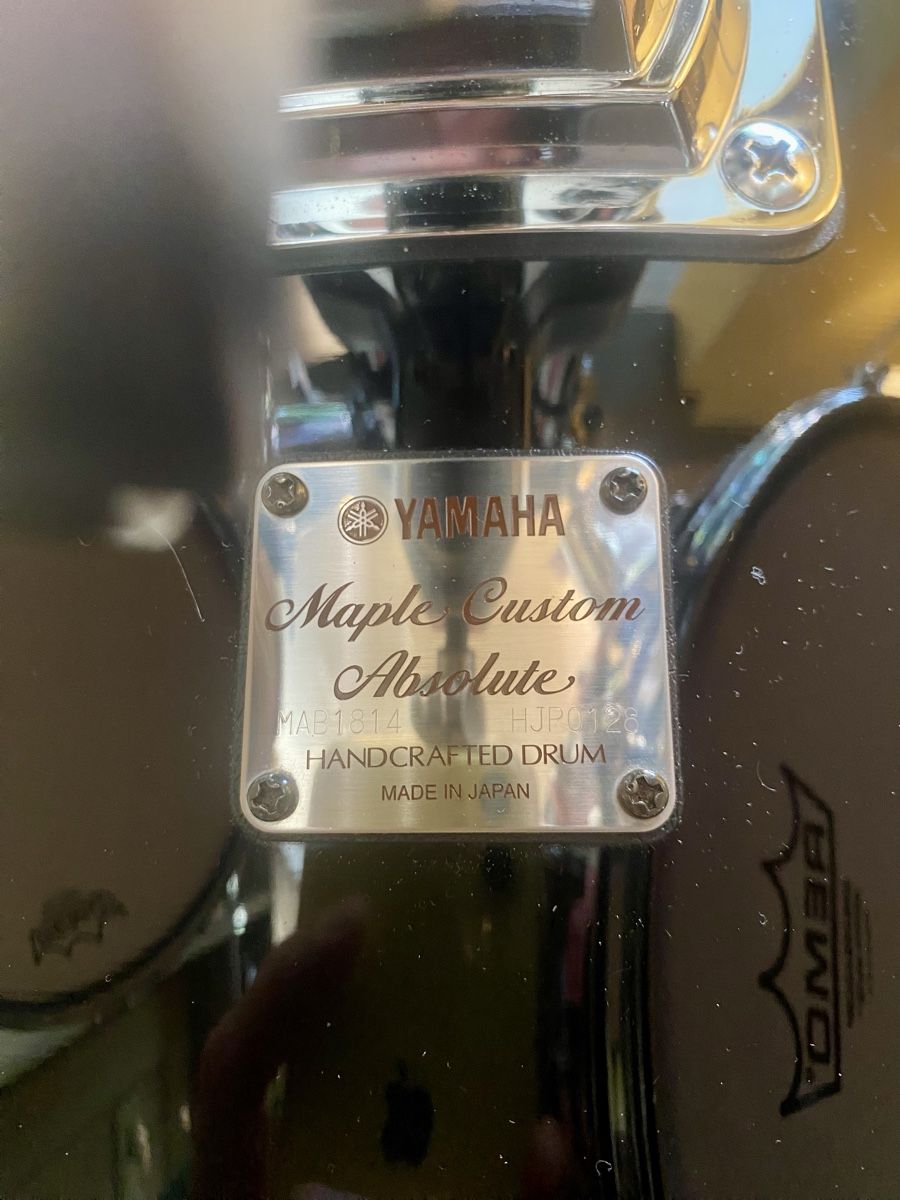 Yamaha Strumenti musicali: Yamaha Maple Custom Absolute Piano Black 18/10/12/14  – Usato da Laconnex venduto da BoumTchiBoumBoum 2