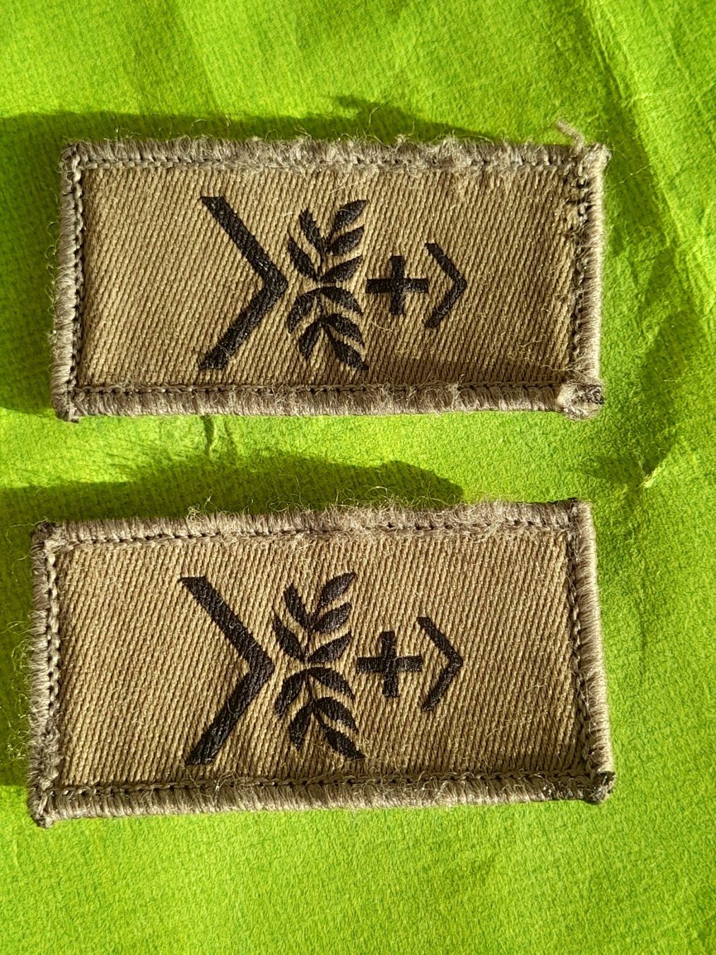 Armée suisse Plaquettes & Badges: Gradabzeichen Wachtmeister – D'occasion à Aeschi b.Spiez par 52_wochen 2