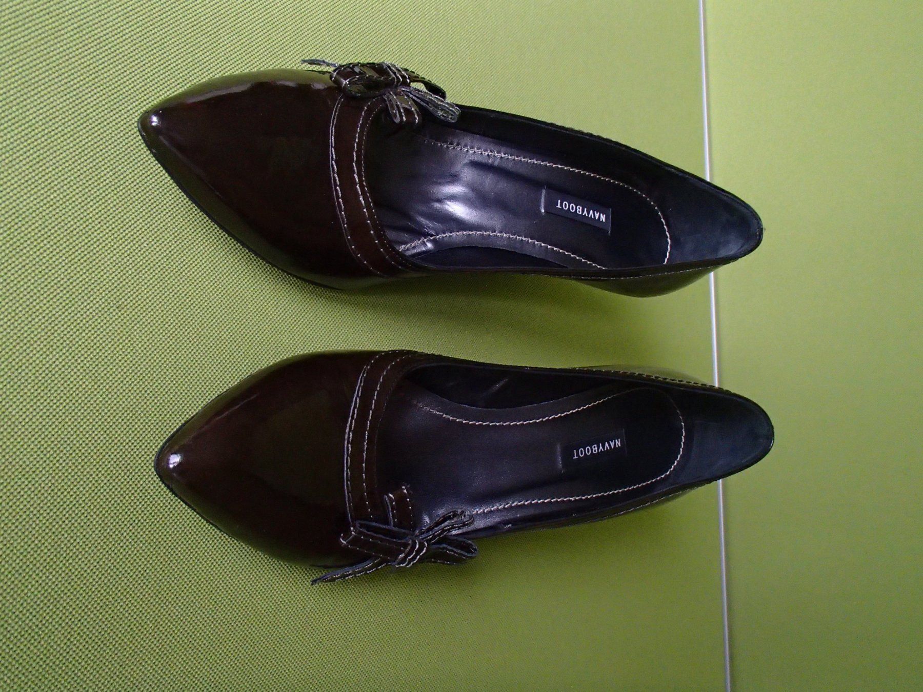 Navyboot Chaussures femmes: neue NAVYBOOT Lack Leder Pumps Gr. 40 – Neuf avec emballage d'origine à Schöfflisdorf par pullux 3