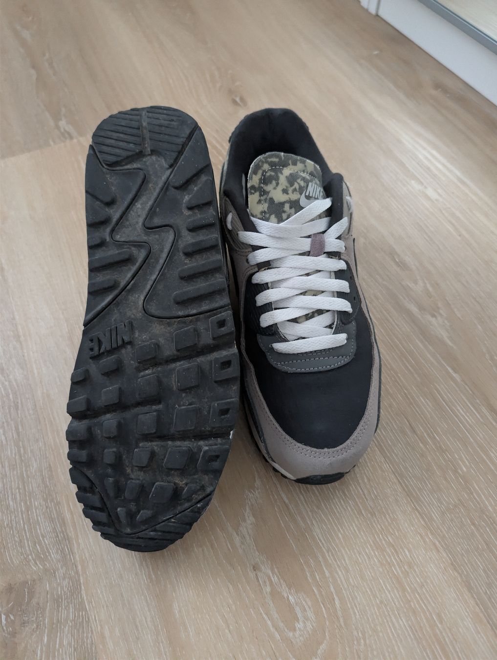 Scarpe da uomo: Air Max 90 (EU 42.5) – Usato da Gossau SG venduto da TheBibiaon 2