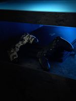 PS4 Pro (Neuwertig) + 2 Controller + 17 Games