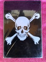 Totenkopf skull knochen schädel pirat