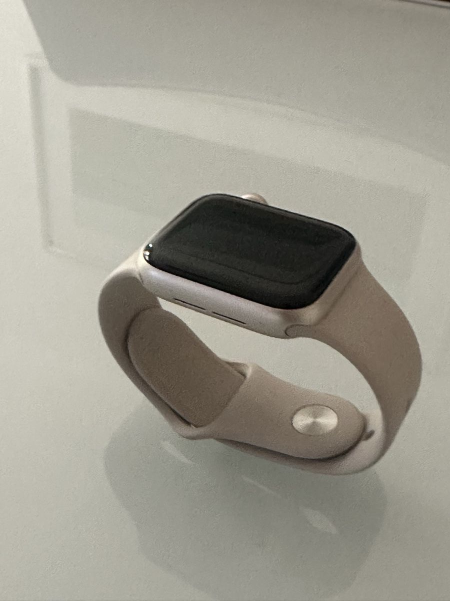 Apple Smartwatch: Apple Watch SE 2024 praticamente nuovo – Nuovo (secondo la descrizione) da Cureglia venduto da mat_v7lb