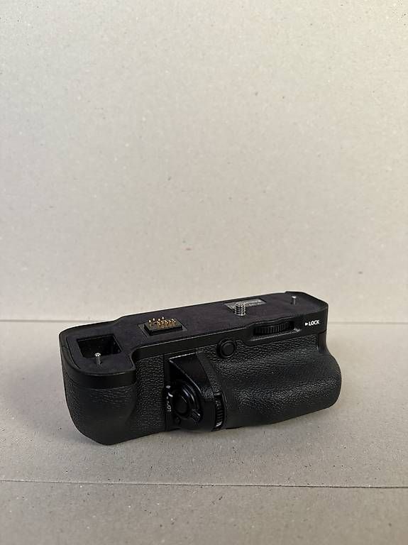 Fujifilm Fotocamera: Fujifilm VG-GFX1 – Usato da Zürich venduto da pintogram