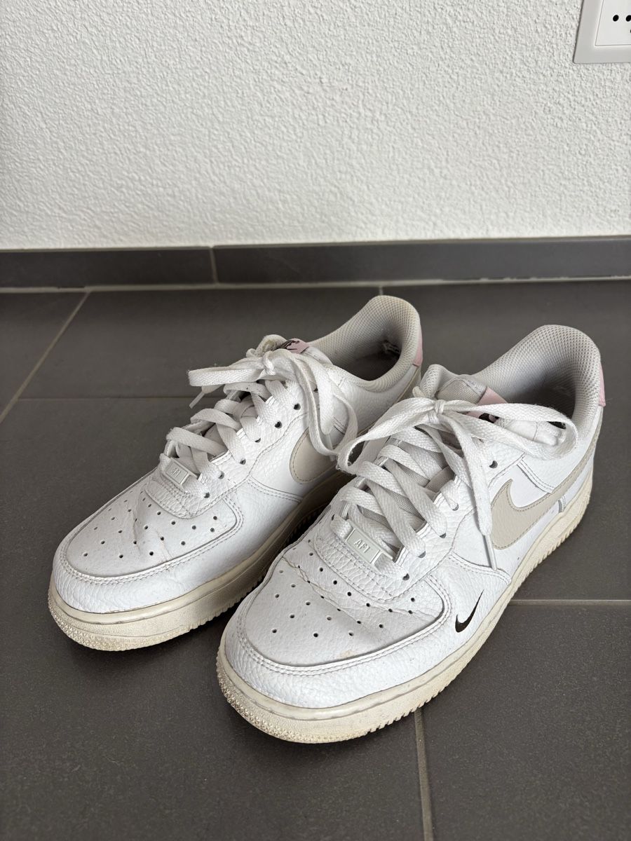 Nike Damenschuhe: Nike Air Force 1 Gr. 40 – Gebraucht aus Alchenflüh von flower_xx