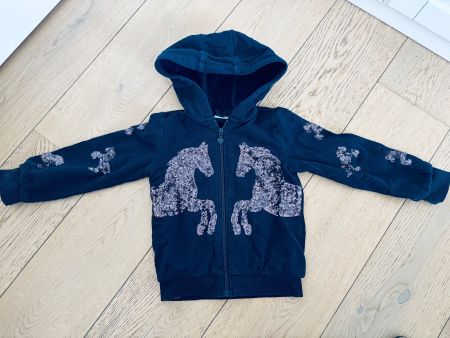 sOliver Kaputzenhoddie mit Pailleten Rössli I Gr. 104/110