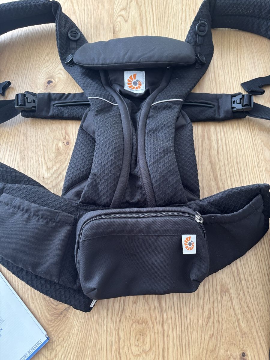 Ergo Baby Bauch- & Rückentragen: Babytrage von Ergobaby – Gebraucht aus Domat/ems von Vivs 2
