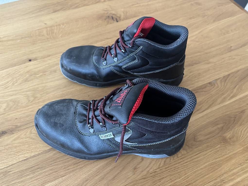 Scarpe da uomo: Worker Stahlkappenschuhe Gr. 44 schwarz – Usato da Ipsach venduto da Cedritschy 2