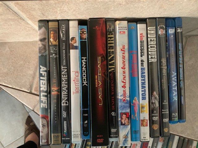 Tutti i DVDs: DVD Sammlung – Usato da Oberdorf BL venduto da Semema