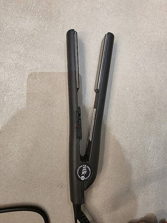 Accessoires pour cheveux: Piastra capelli – D'occasion à Bellinzona par Desy.ti