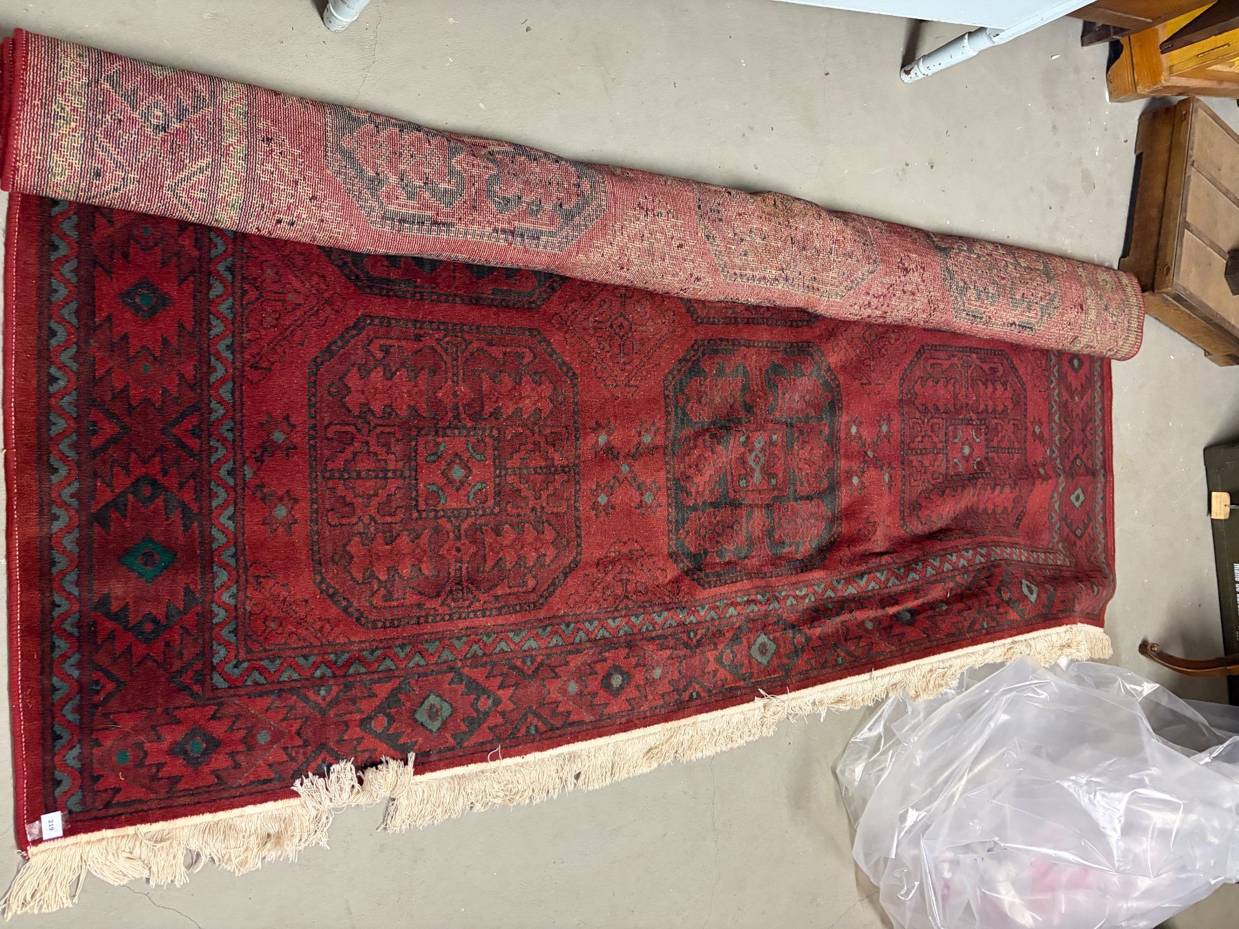 Tapis: Orientteppich rot mit Fransen Muster geometrisch – D'occasion à Küttigen par Suchigeli