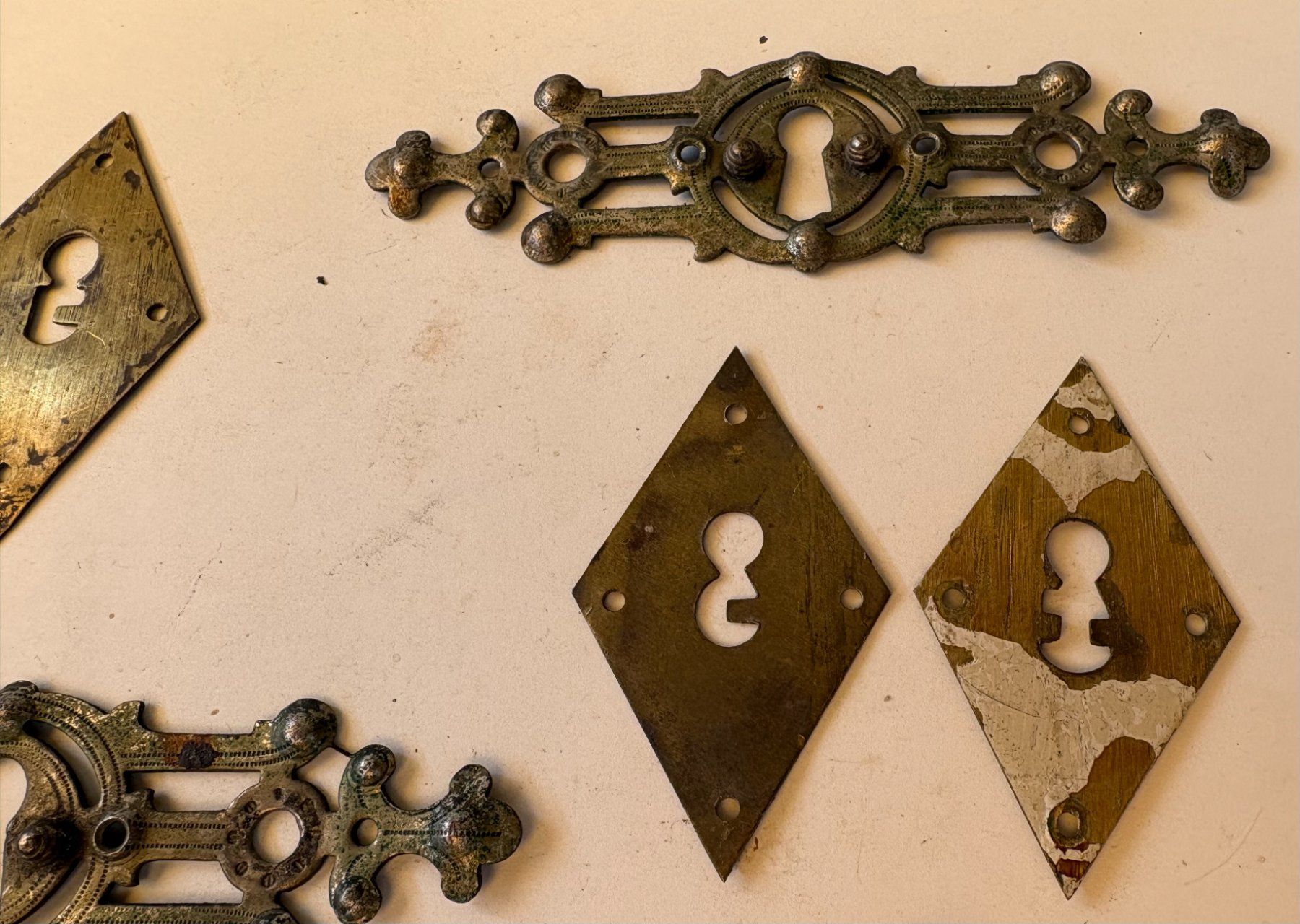 Ferramenta: VINTAGE LOT SCHLÜSSELROSETTEN – Usato da Ostermundigen venduto da wini63 1