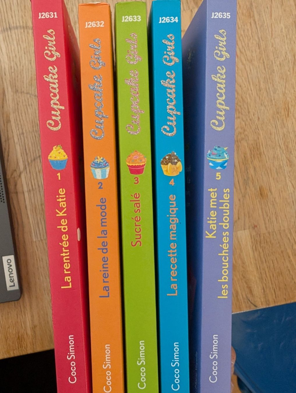 Libri: Livres cupcakes girls – Usato da Genève venduto da jeansteph