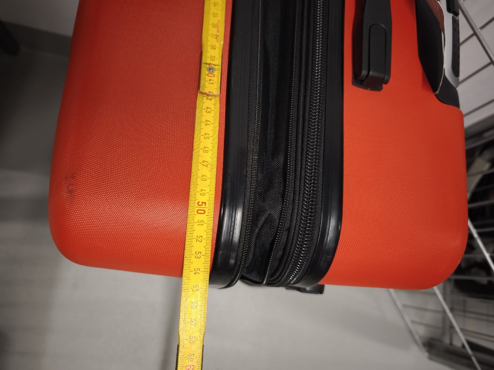 Valises de voyage: Koffer XL rot – D'occasion à Wetzikon ZH par masterzb 5