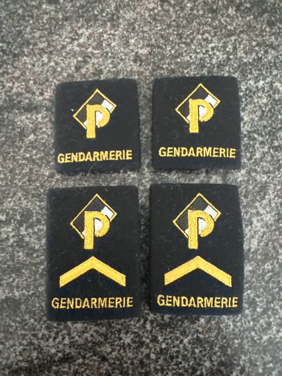 Uniformen: Gend Fribourg  – Gebraucht aus Morbio Inferiore von Ecod