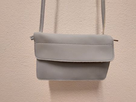 Rossis Handtasche hellblau