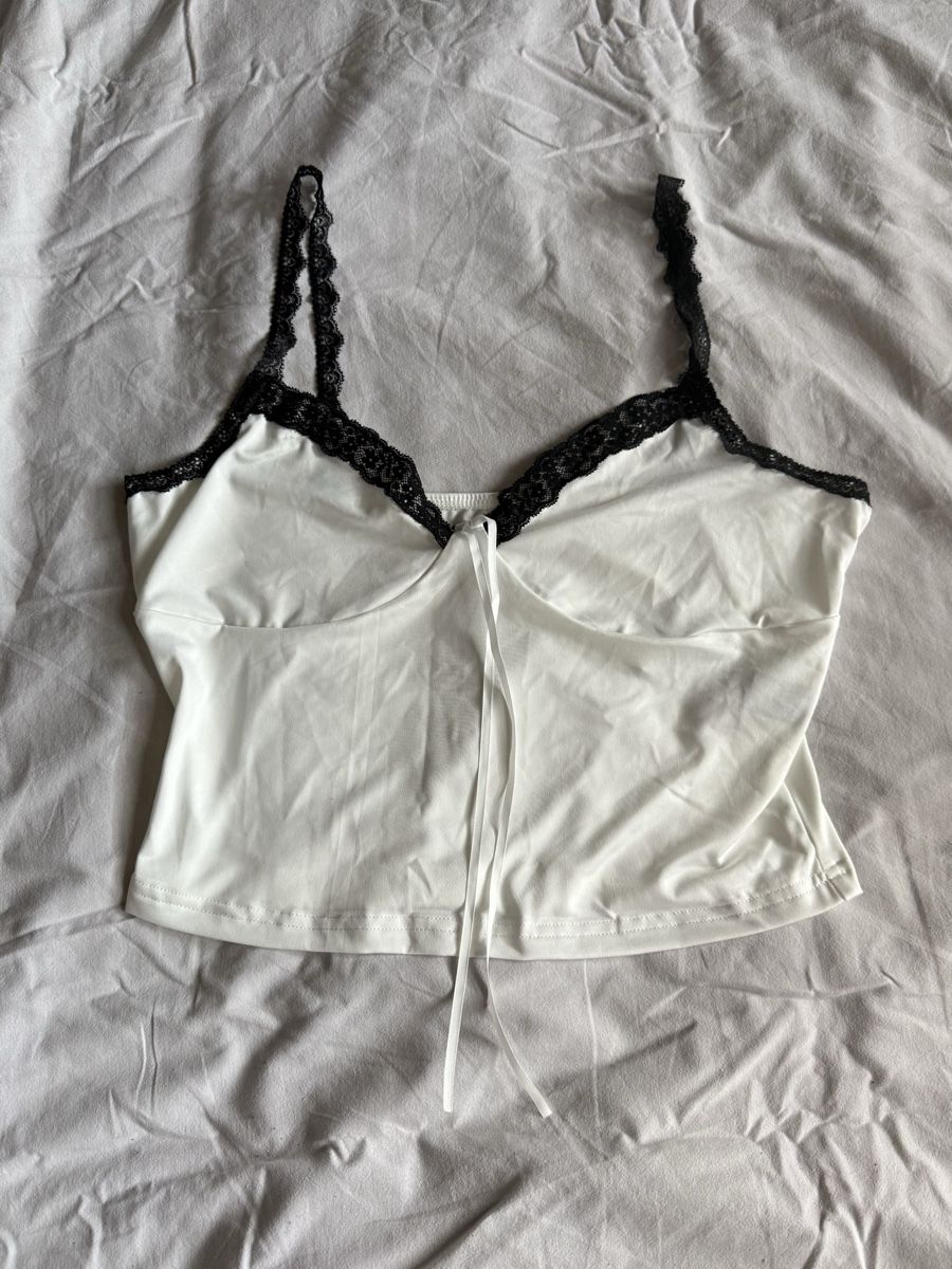 Shein T-shirt: Crop Top SHEIN L – Nuovo (secondo la descrizione) da Biel/Bienne venduto da glaewynnshop 1