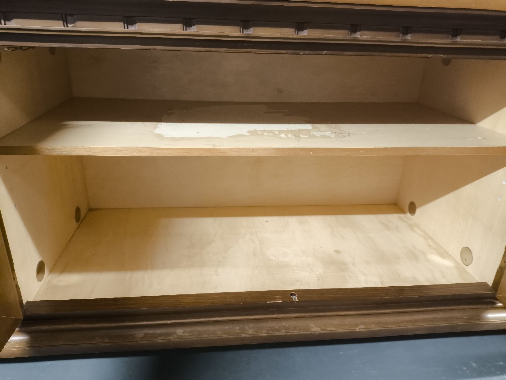 Commodes: Antike Kommode mit Schnitzereien  – D'occasion à Schnottwil par Fantasygwen17 4
