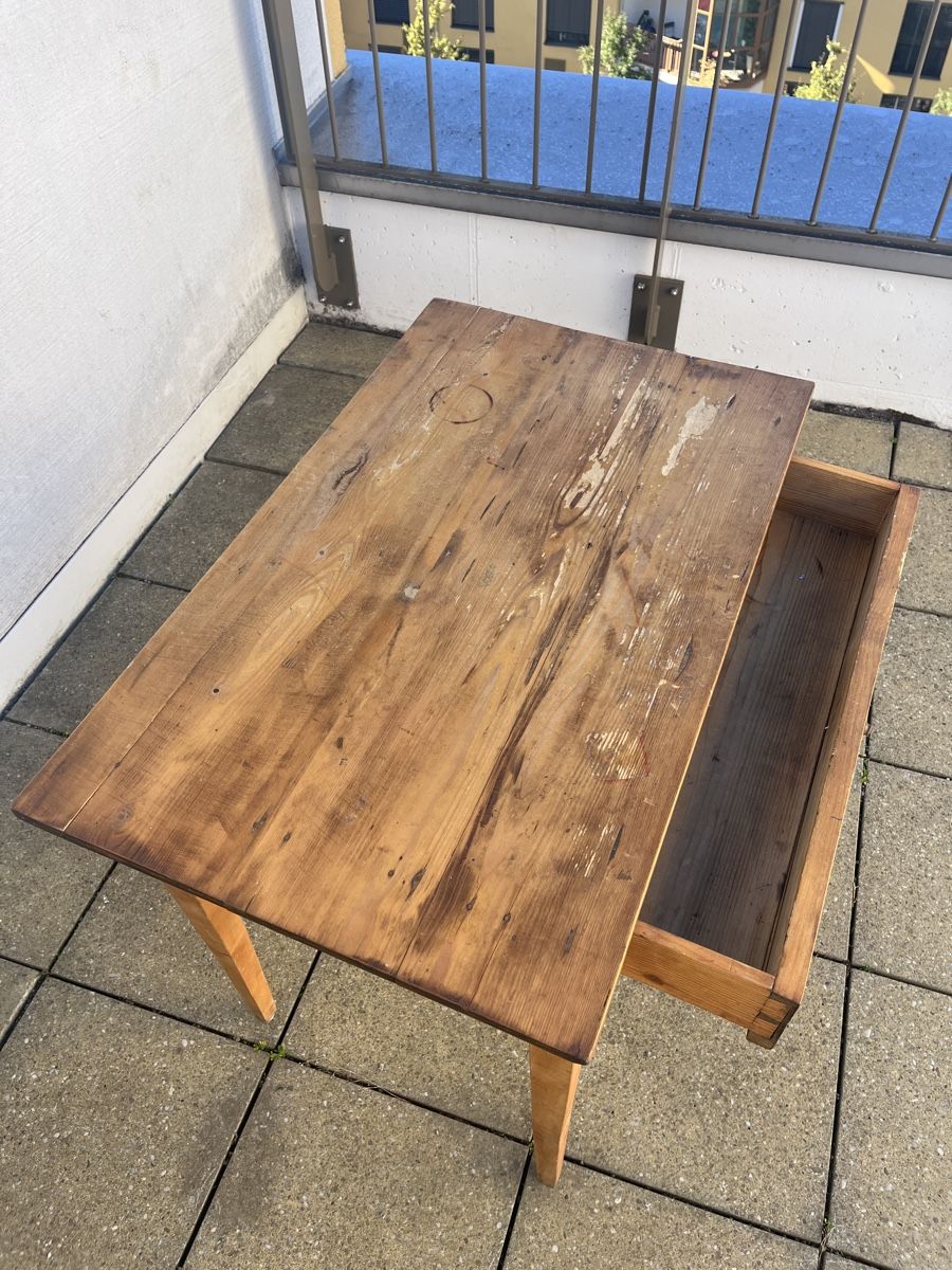 Tische: Kleiner Holztisch – Gebraucht aus Zürich von fl0fl0 1