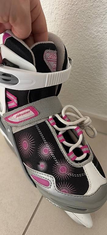 Schlittschuhe: Schlittschuhe, verstellbar, Grösse 32-35 – Gebraucht aus Baar von LUBA13 1