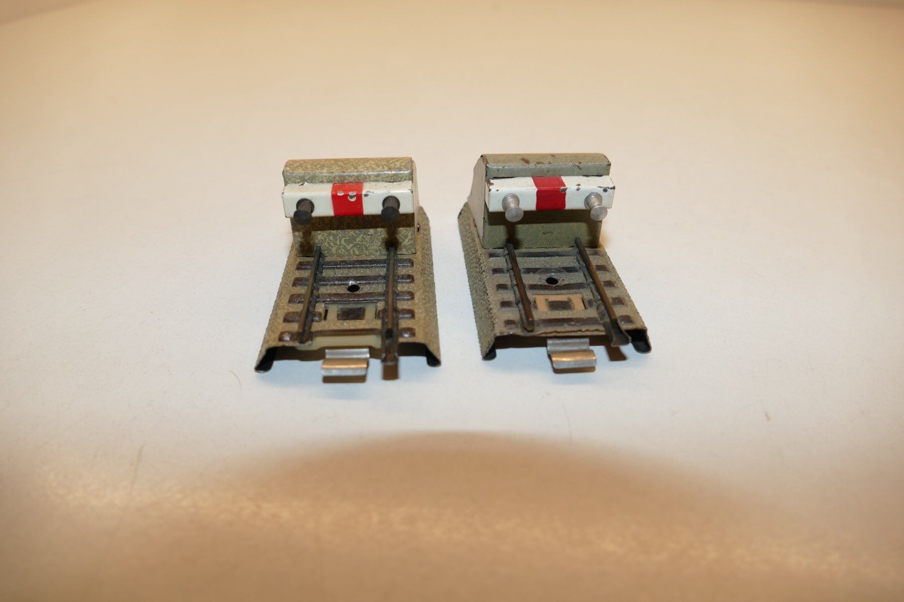 Märklin Modellini di ferrovie: Märklin H0: 2xUraltgleisprellbock – Usato da Niederhasli venduto da rail-duerst