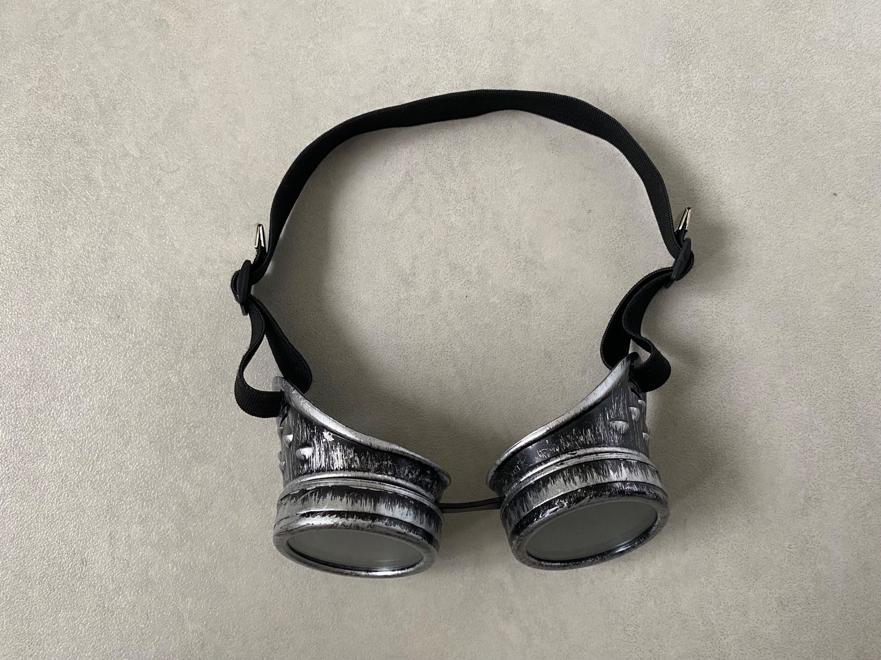 Lunettes & Verres: Steam Punk Brille Silber/Schwarz – Neuf avec emballage d'origine à Spreitenbach par Brockiland-Flohmarkt 1