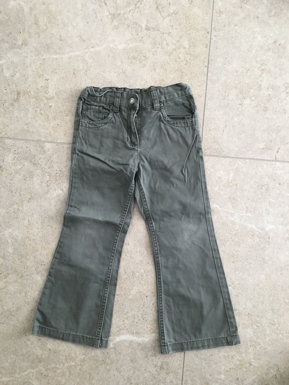 C&A Hosen: Palomino Mädchenhose Gr. 110, Bootcut, khaki – Gebraucht aus Gächlingen von Tara_devi