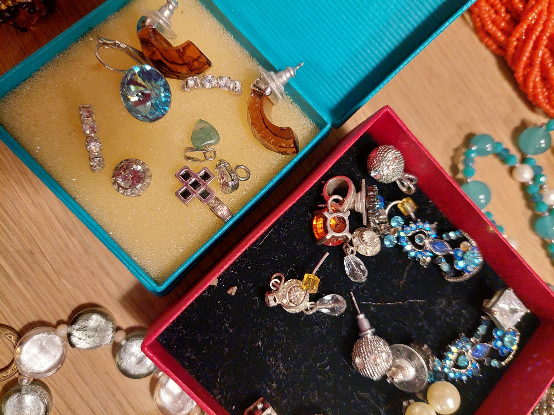 Autres bijoux: Schmuck / Bijoux – D'occasion à Adliswil par Boncoinsuisse 2
