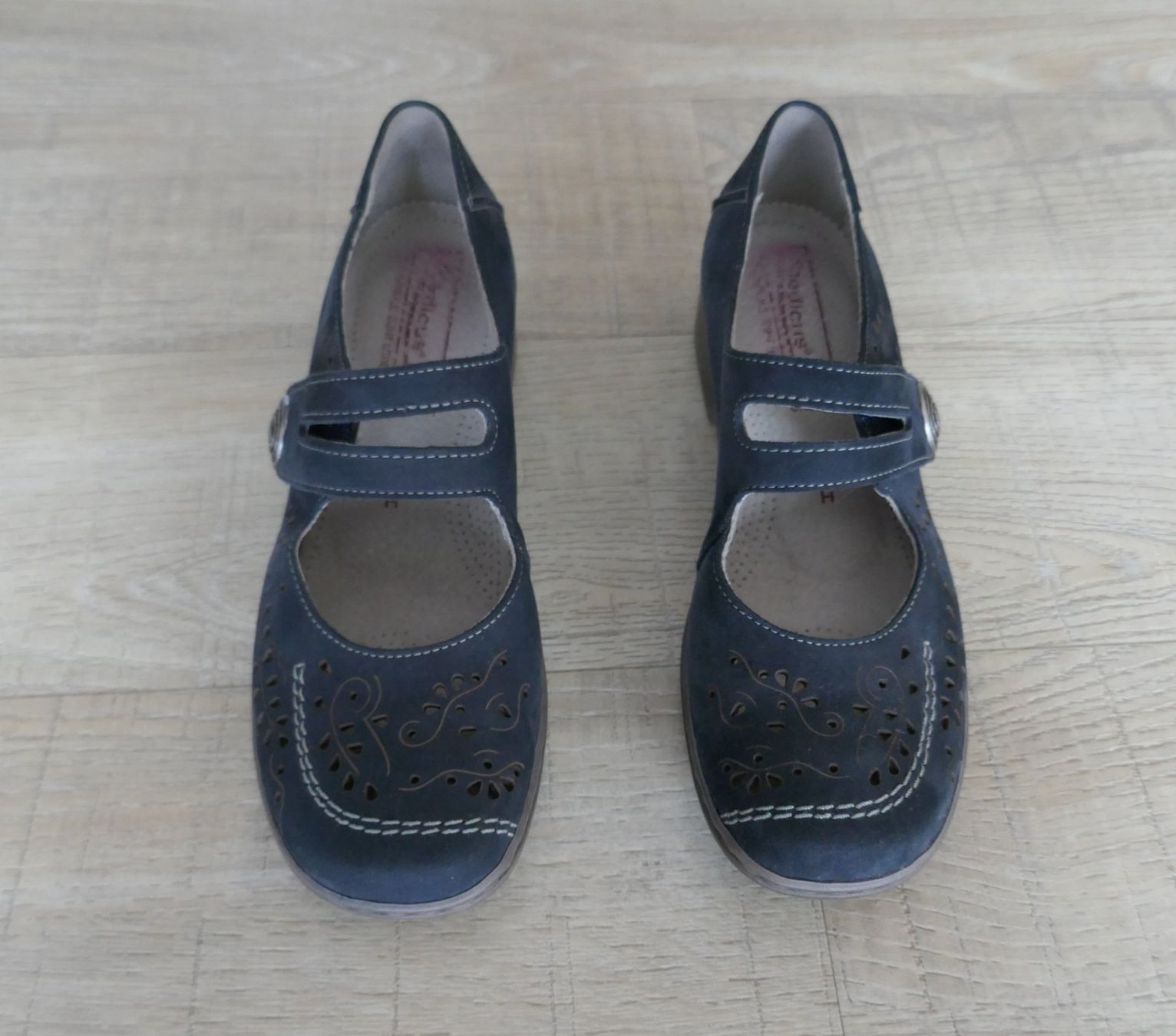 Scarpe da donna: Pumps von Medicus, Gr. 38, dunkelblau, Leder – Usato da Port venduto da uzuku 1