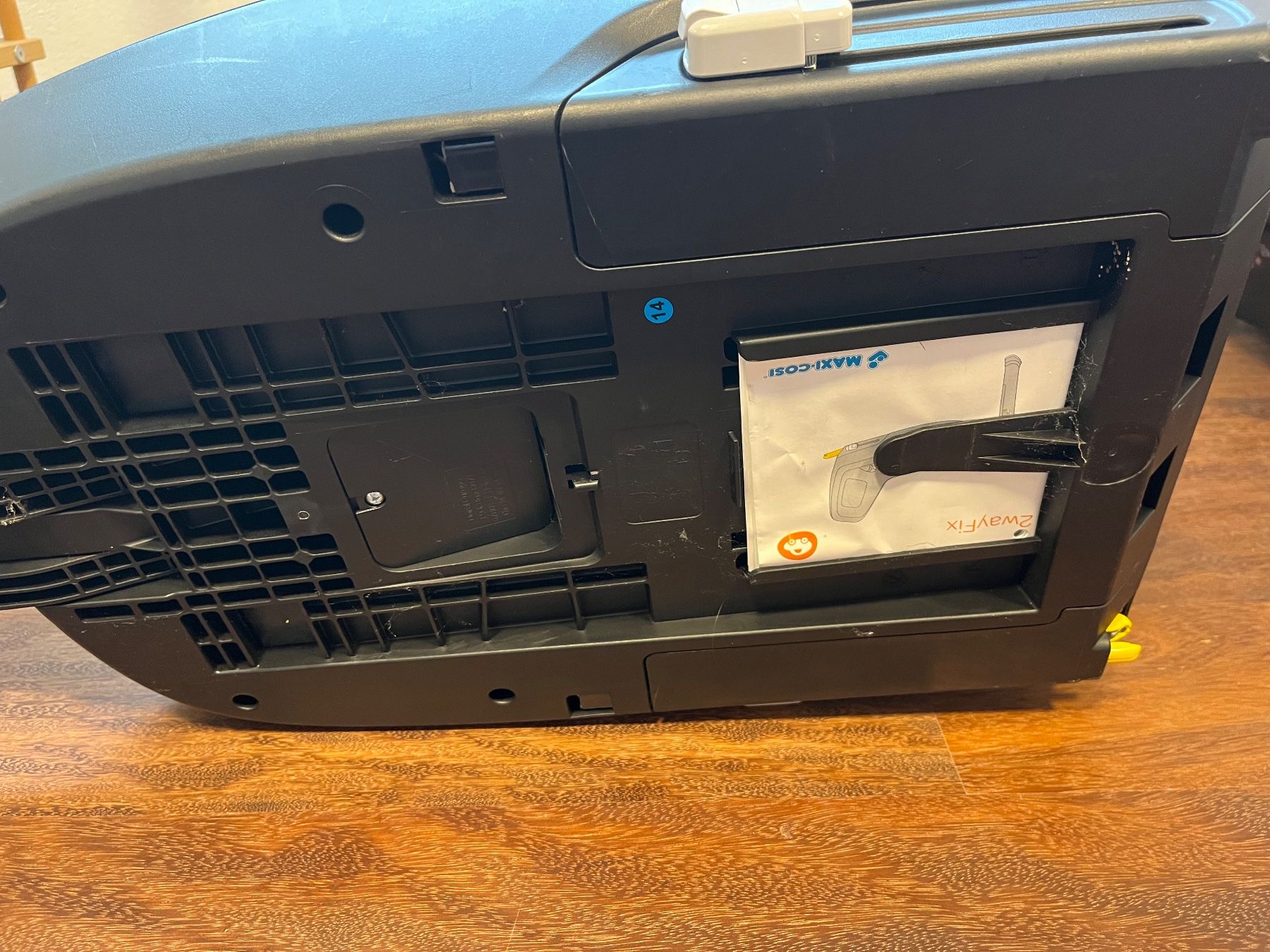 Maxi-Cosi Seggiolini per auto: Maxi Cosi 2way Fix Isofix Station – Usato da Niederhelfenschwil venduto da godstar 2