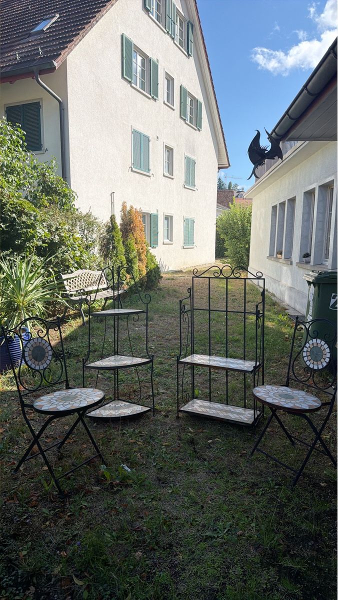 Set de table et chaises: Metall-Gartenmöbel Set Eckregal und Stühle gebraucht – D'occasion à Glattfelden par Sparina
