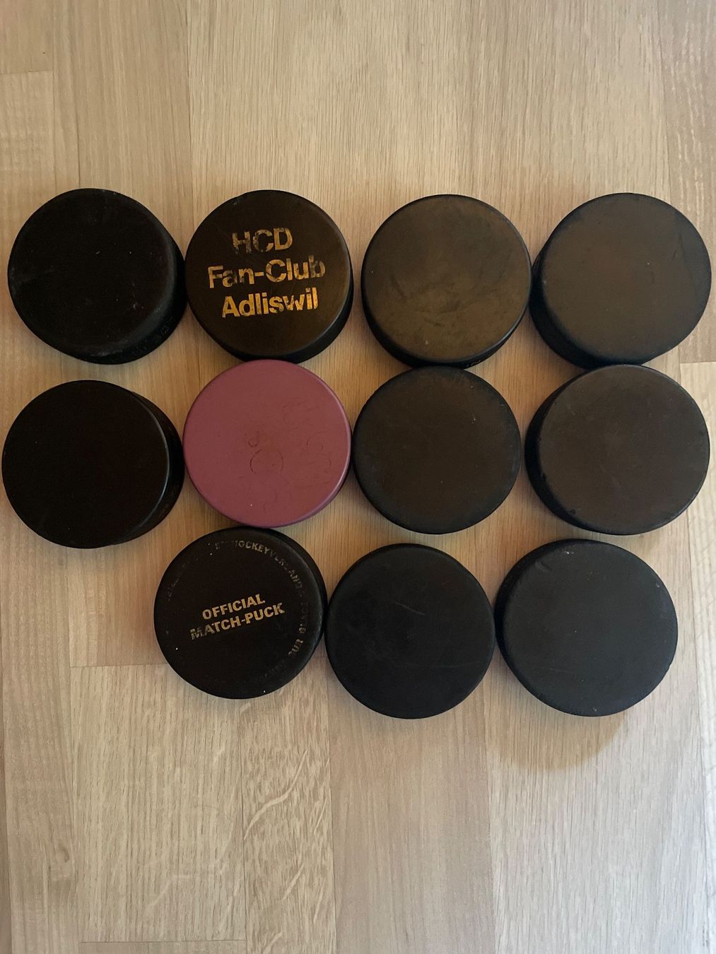 Palloni: 11 Pucks (Hockey) – Usato da Kappelen venduto da Waloga 1