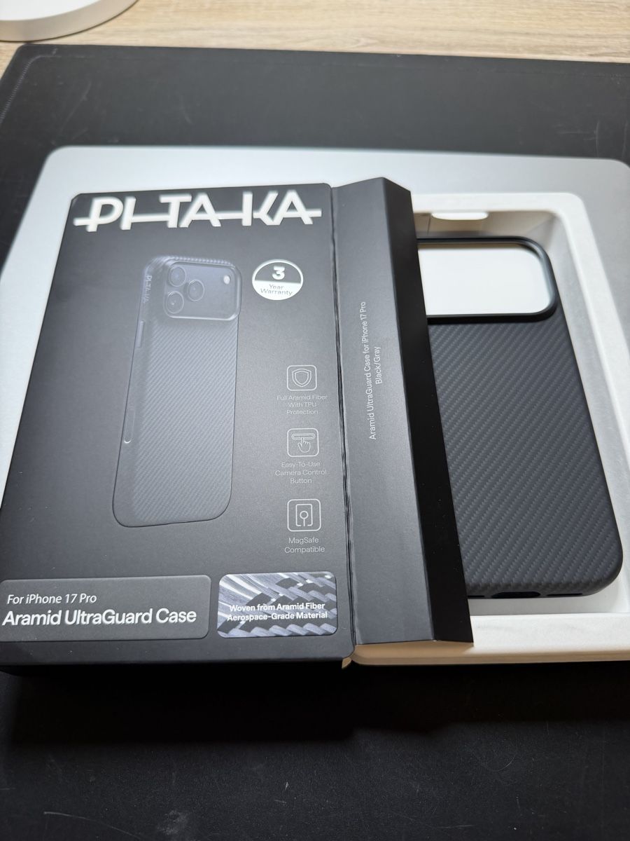 Cover & Protezioni schermo: Pitaka Case Iphone 17 Pro  – Usato da Balsthal venduto da dam_58zp