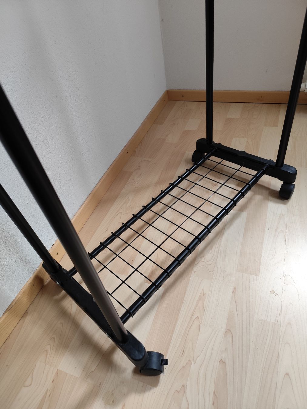 Guardaroba: Kleiderwagen/Kleiderständer – Usato da Bern venduto da Meeresalgen 3