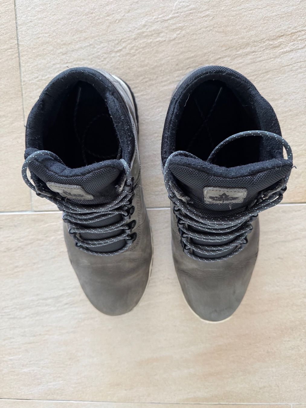 K1X Scarpe da uomo: Bottines K1X en daim gris, p.10.5/44.5 – Usato da St-Gingolph venduto da GoldenKeys 1