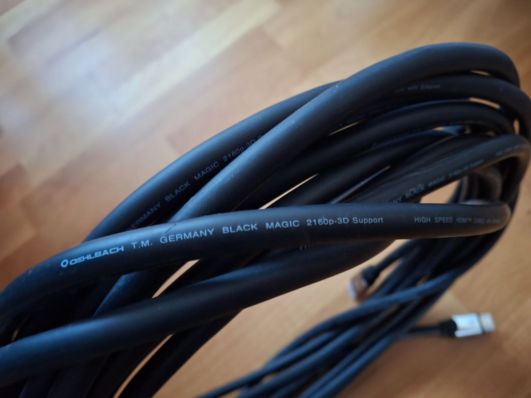 Oehlbach Cavi: Oehlbach 10m 2160p Black Magic High-End HDMI Kabel – Usato da Kirchberg SG venduto da B1678 2