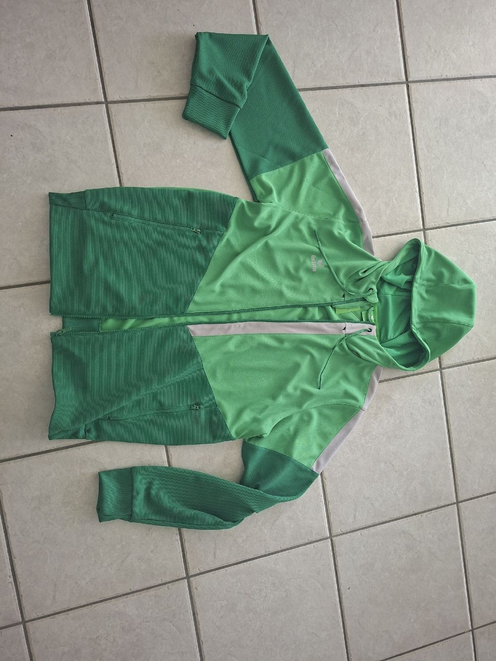 Erima Giacche: Erima Trainingsjacke gr L neu – Nuovo e nell'imballaggio originale da Thun venduto da Thun67