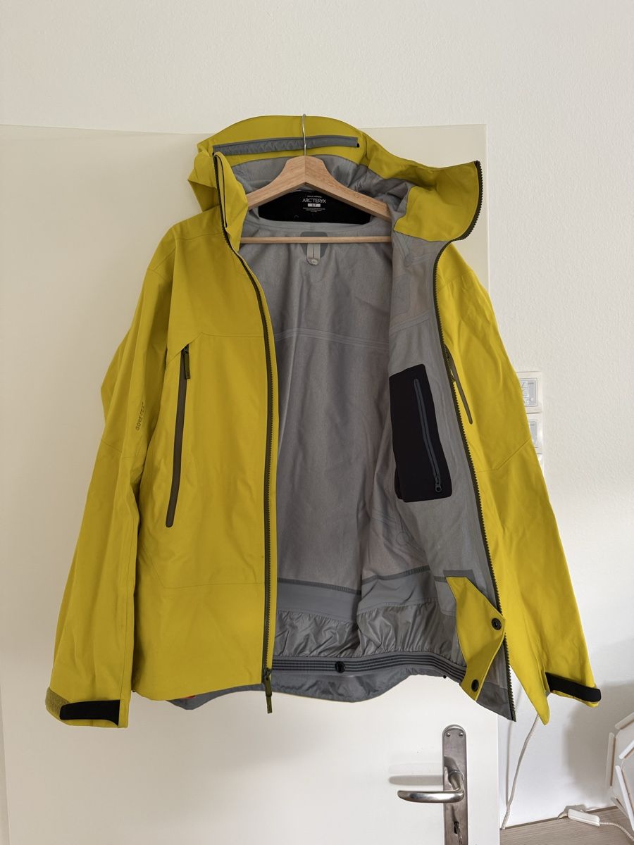 Arcteryx Giacche: Arc’teryx Sabre Gore-Tex Lampyre jacket – Usato da Zürich venduto da yoyo0013 1
