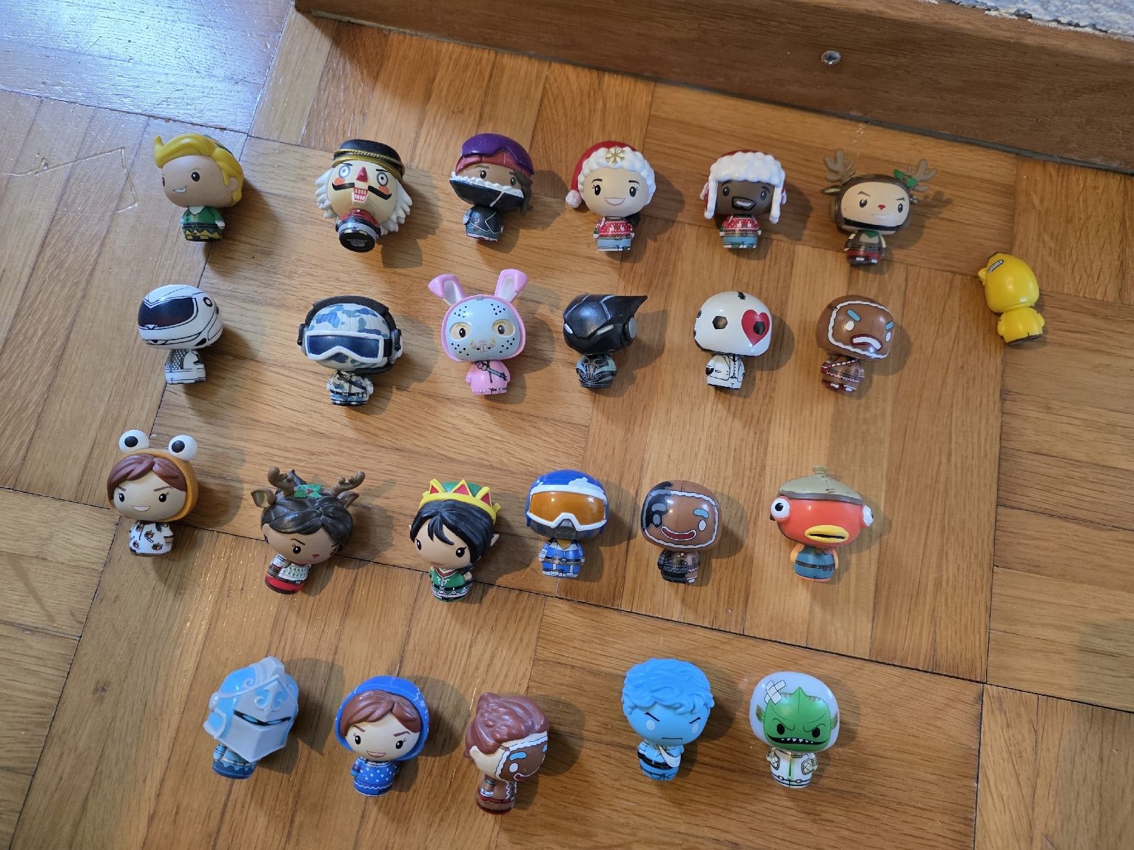 Funko Statuette: Funko Pop Kleine Lot – Usato da Dorf venduto da Echo_Elements 1