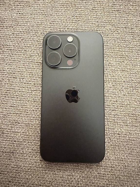 Telefoni cellulari / Smartphones: iPhone 15 Pro 256 GB Schwarz – Usato da Schaffhausen venduto da Z5S
