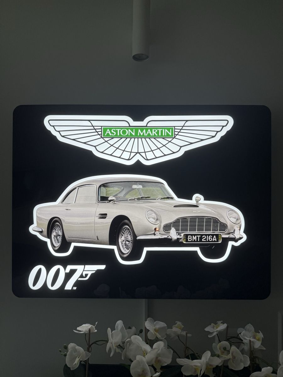 Aston Martin Insegne: Aston Martin LED Wandschild – Nuovo (secondo la descrizione) da Ostermundigen venduto da ivanvinci