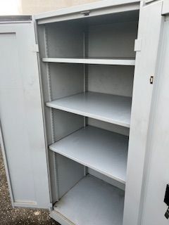 Armadi: Une armoire métallique – Usato da Russy venduto da Guenefle 2