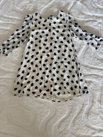 Robe à coeurs mignons - Idéale pour la saison!