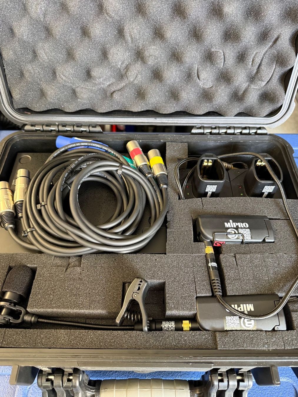 MIPRO Microfoni: Mipro ACT2402 2 Kanal Funkset mit Plug Sendern – Usato da Tann venduto da faderman 4