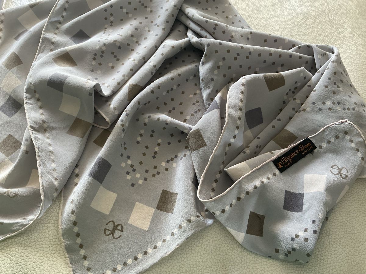 Foulard & Sciarpe: Seidentuch Elegance Creations Paris New York – Usato da Wettingen venduto da Andres54